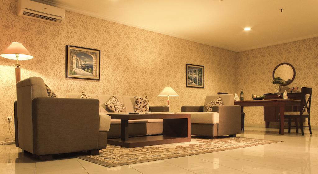Travellers Suites Serviced Apartments Medan Bagian luar foto